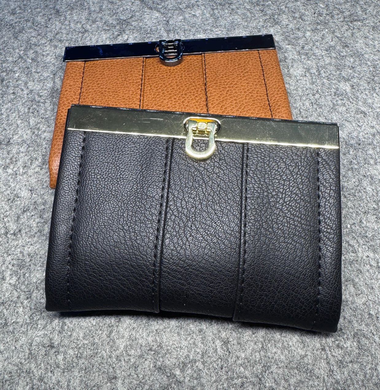 Handmade Small Bi-Fold Wallet – Compact Card Holder with Flip Lock
