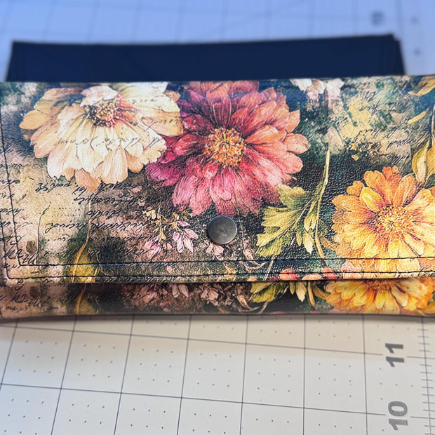 Architect Ladies Wallet - slim style wallet with plenty of pockets