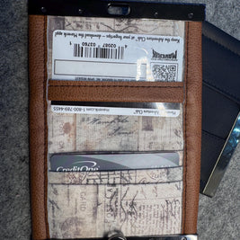 Handmade Small Bi-Fold Wallet – Compact Card Holder with Flip Lock