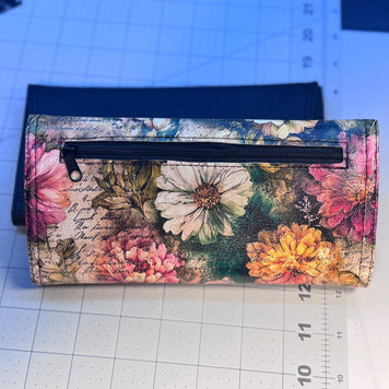Architect Ladies Wallet - slim style wallet with plenty of pockets