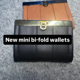 Handmade Small Bi-Fold Wallet – Compact Card Holder with Flip Lock