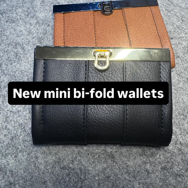Handmade Small Bi-Fold Wallet – Compact Card Holder with Flip Lock