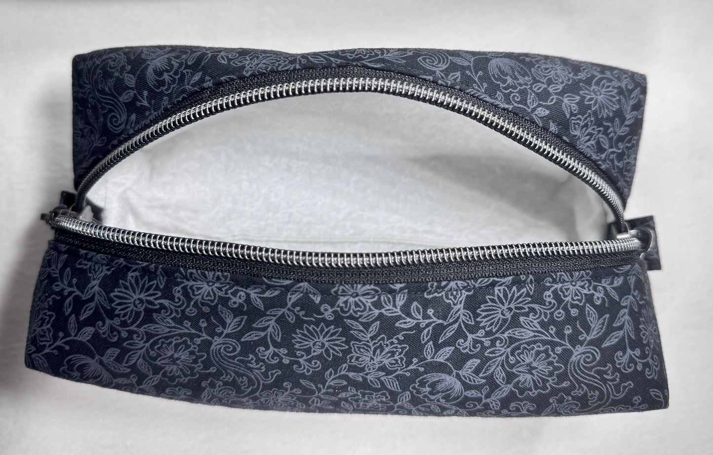 Handmade Quilted Makeup Bag: Cosmetic Organizer with Handle