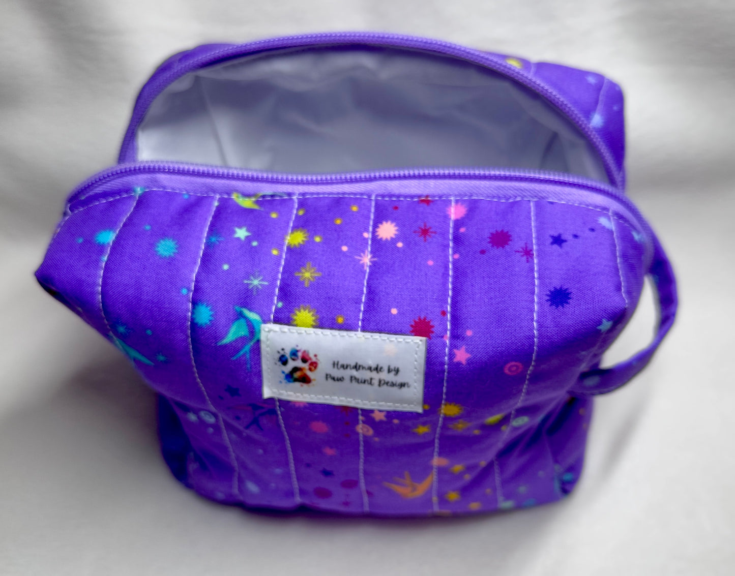 Handmade Quilted Makeup Bag: Cosmetic Organizer with Handle