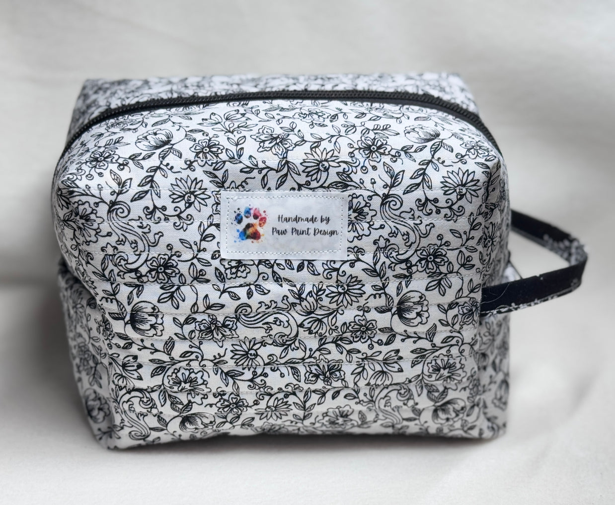 Handmade Quilted Makeup Bag: Cosmetic Organizer with Handle