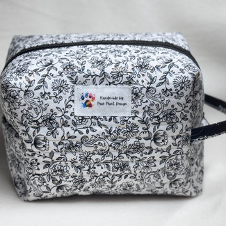 Handmade Quilted Makeup Bag: Cosmetic Organizer with Handle