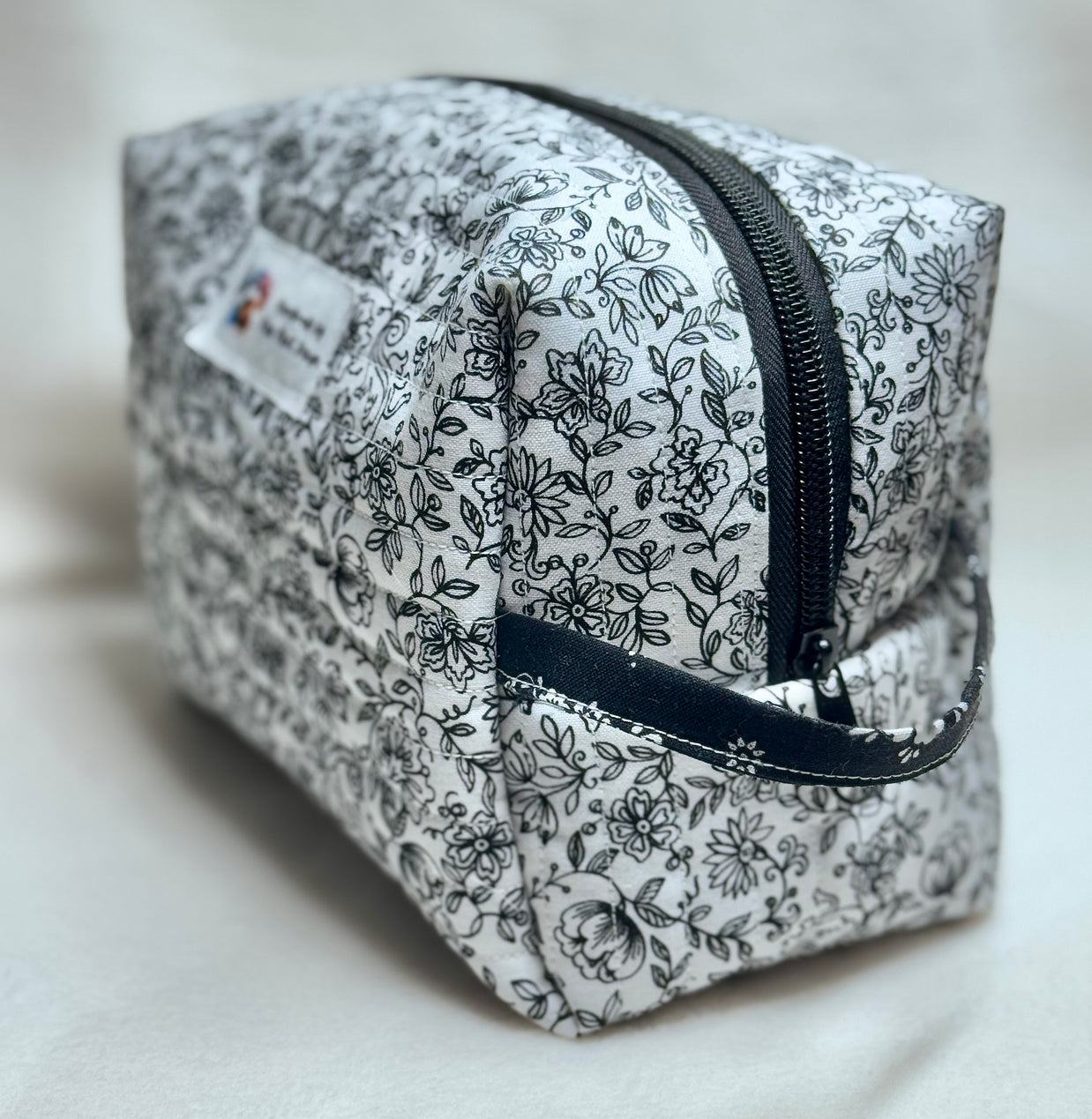Handmade Quilted Makeup Bag: Cosmetic Organizer with Handle