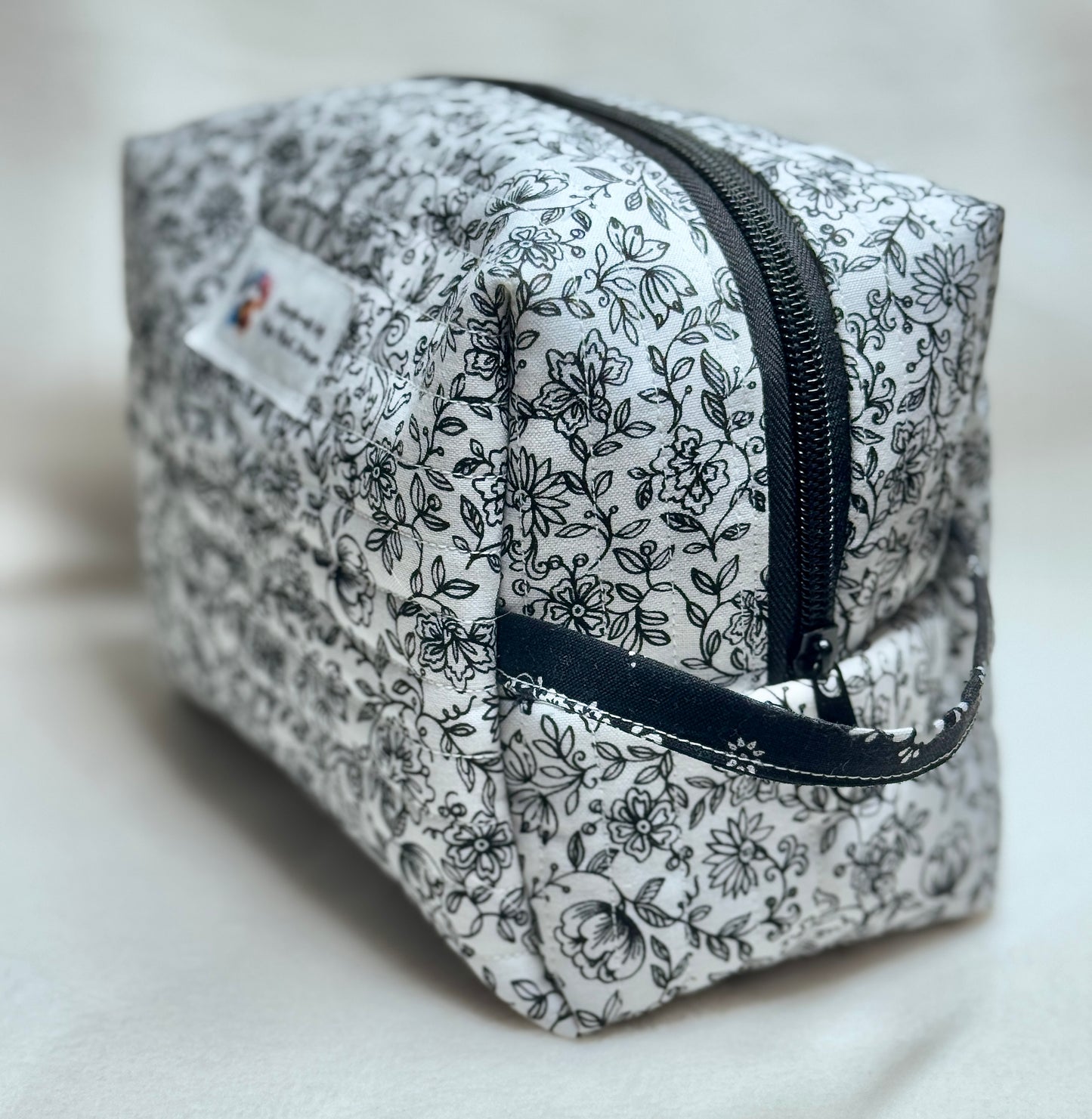 Handmade Quilted Makeup Bag: Cosmetic Organizer with Handle