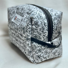 Handmade Quilted Makeup Bag: Cosmetic Organizer with Handle