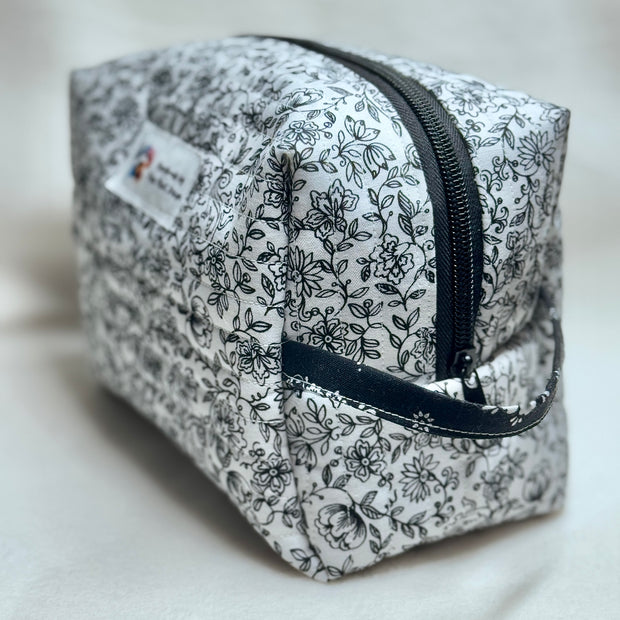 Handmade Quilted Makeup Bag: Cosmetic Organizer with Handle