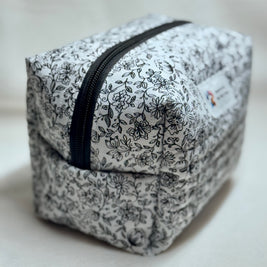 Handmade Quilted Makeup Bag: Cosmetic Organizer with Handle