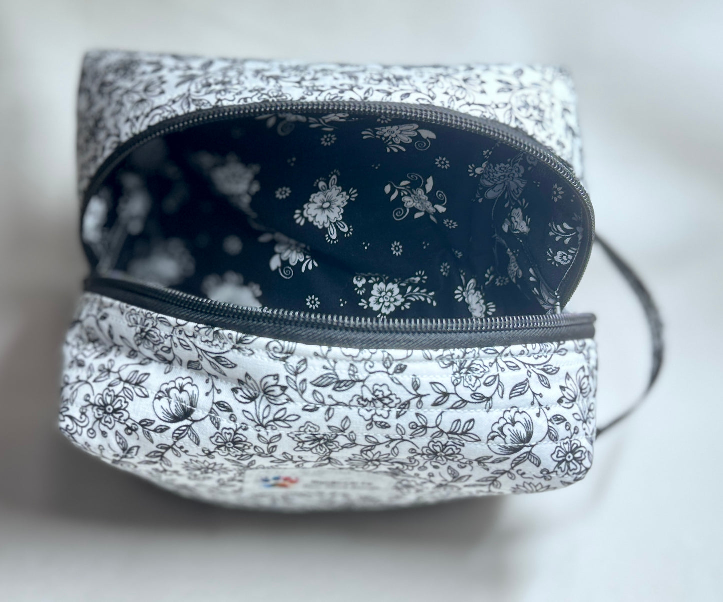 Handmade Quilted Makeup Bag: Cosmetic Organizer with Handle