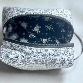 Handmade Quilted Makeup Bag: Cosmetic Organizer with Handle