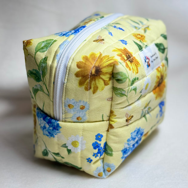 Handmade Quilted Makeup Bag: Cosmetic Organizer with Handle