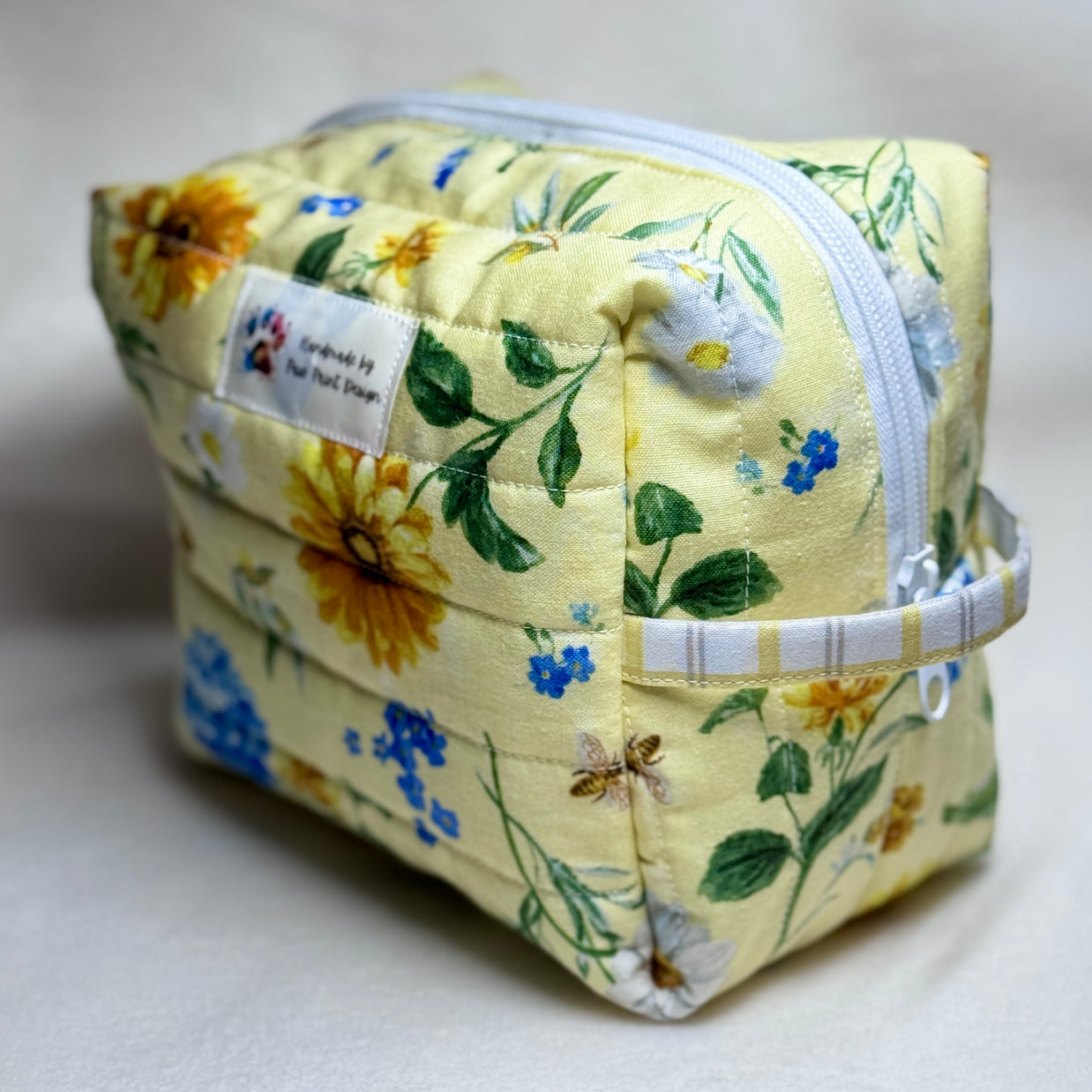 Handmade Quilted Makeup Bag: Cosmetic Organizer with Handle