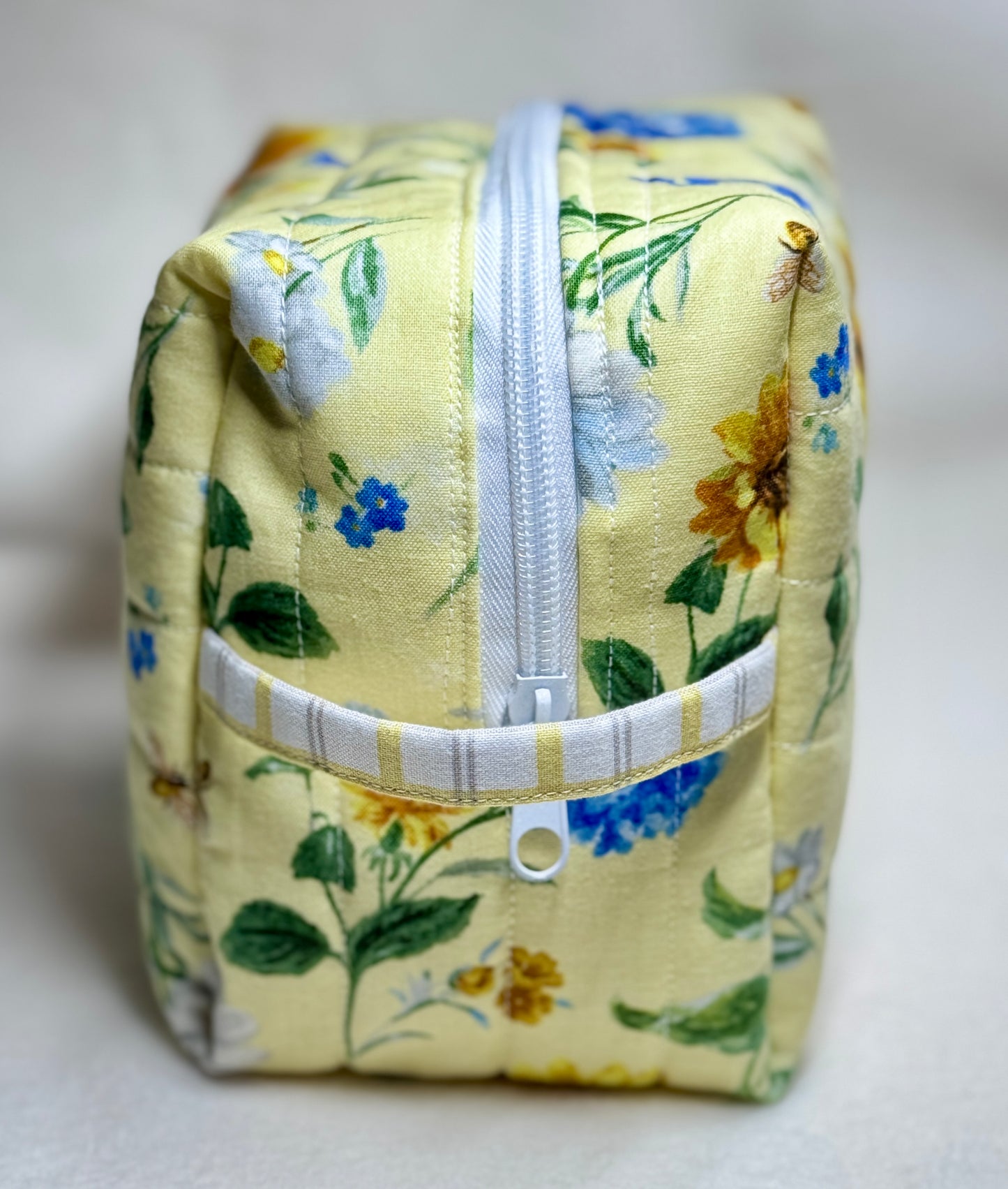 Handmade Quilted Makeup Bag: Cosmetic Organizer with Handle