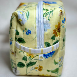 Handmade Quilted Makeup Bag: Cosmetic Organizer with Handle