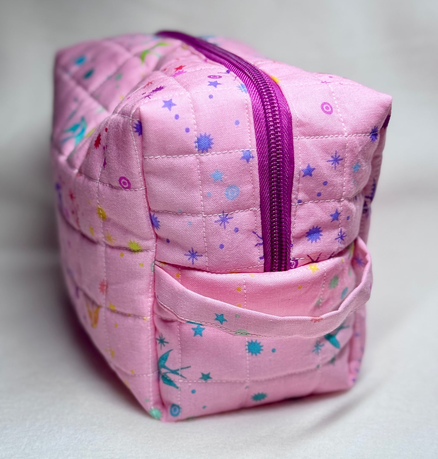 Handmade Quilted Makeup Bag: Cosmetic Organizer with Handle