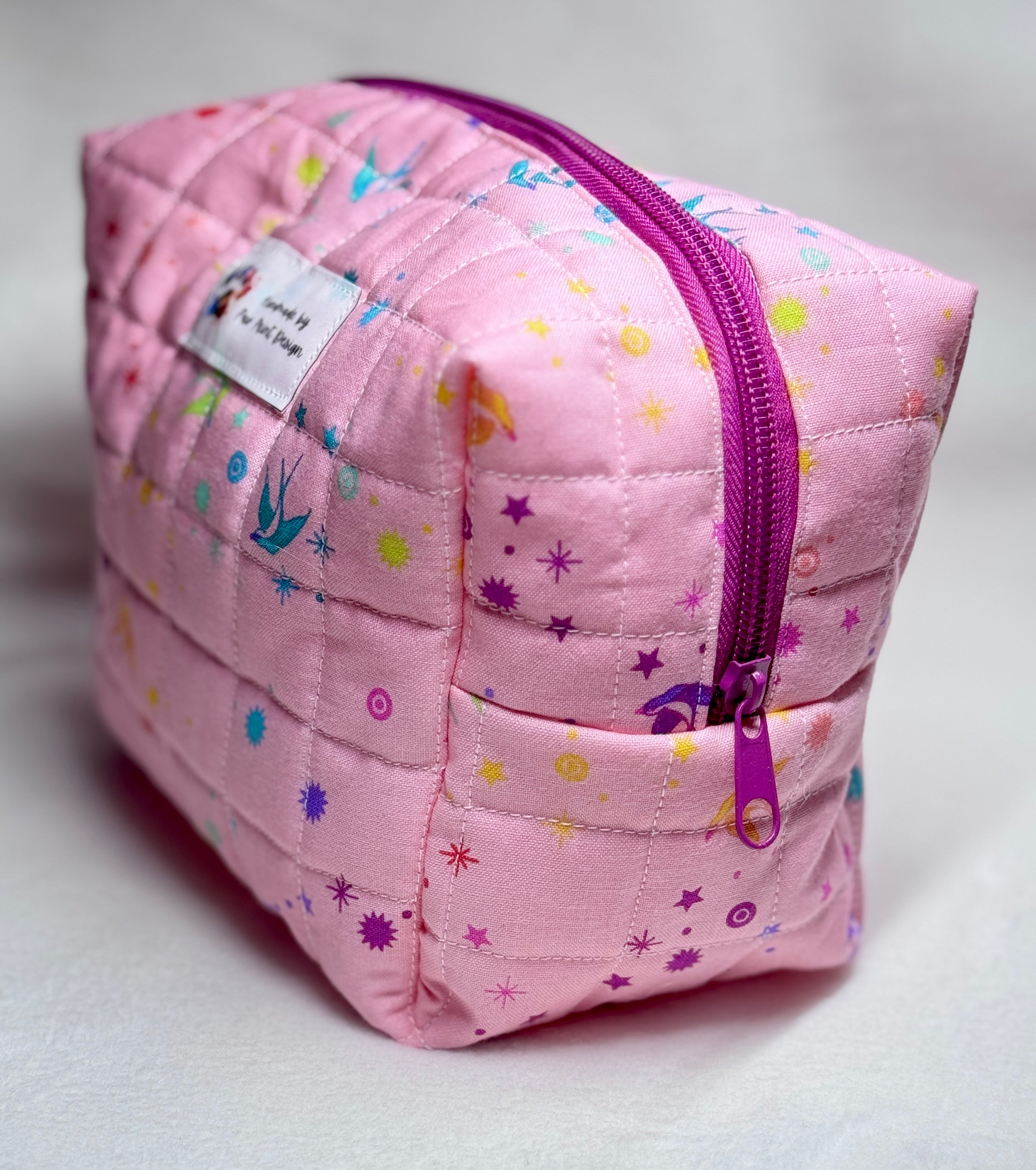 Handmade Quilted Makeup Bag: Cosmetic Organizer with Handle
