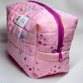 Handmade Quilted Makeup Bag: Cosmetic Organizer with Handle