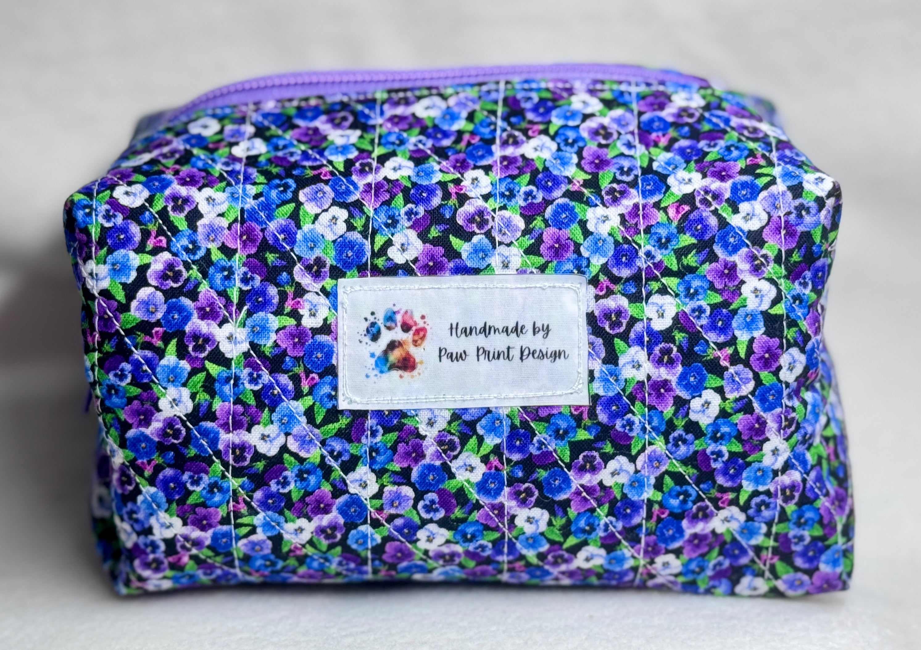 Handmade Quilted Makeup Bag: Cosmetic Organizer with Handle