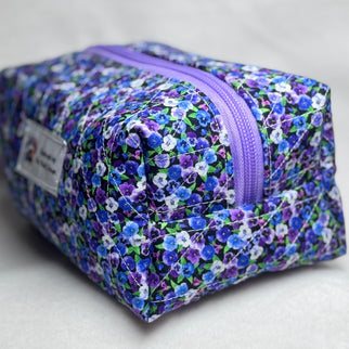 Handmade Quilted Makeup Bag: Cosmetic Organizer with Handle