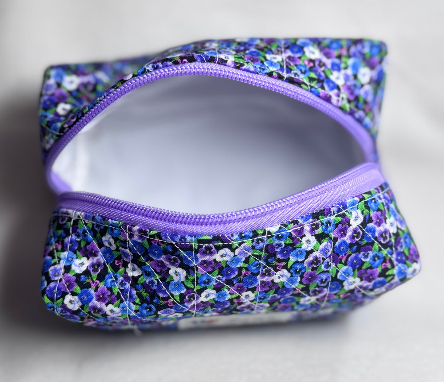 Handmade Quilted Makeup Bag: Cosmetic Organizer with Handle