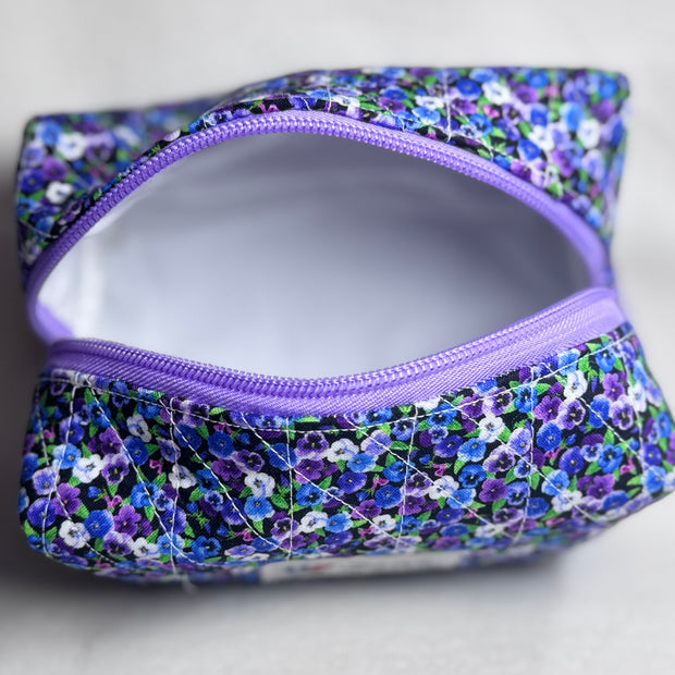 Handmade Quilted Makeup Bag: Cosmetic Organizer with Handle