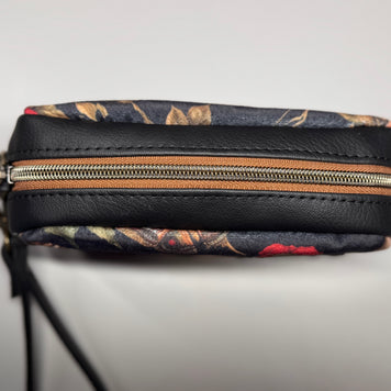 Tiny Cata Crossbody