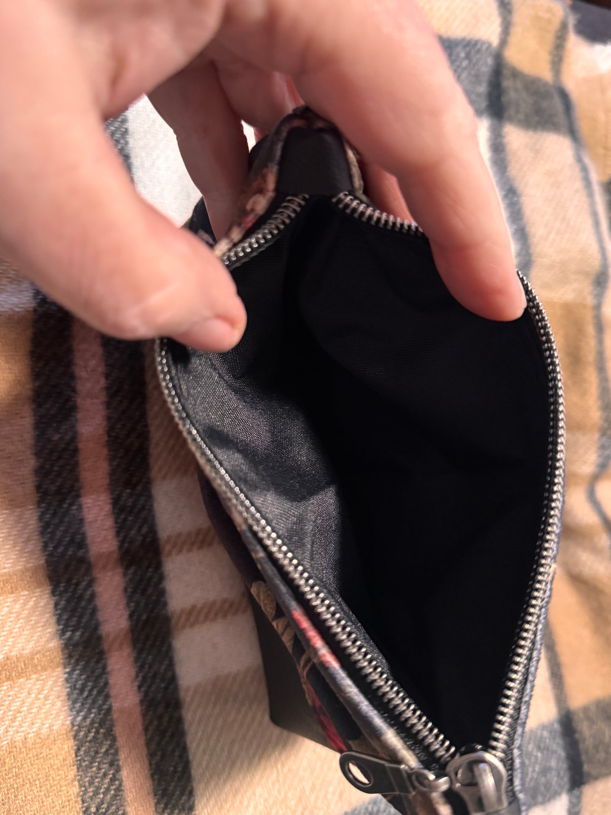 Midnight Kiss Pouch