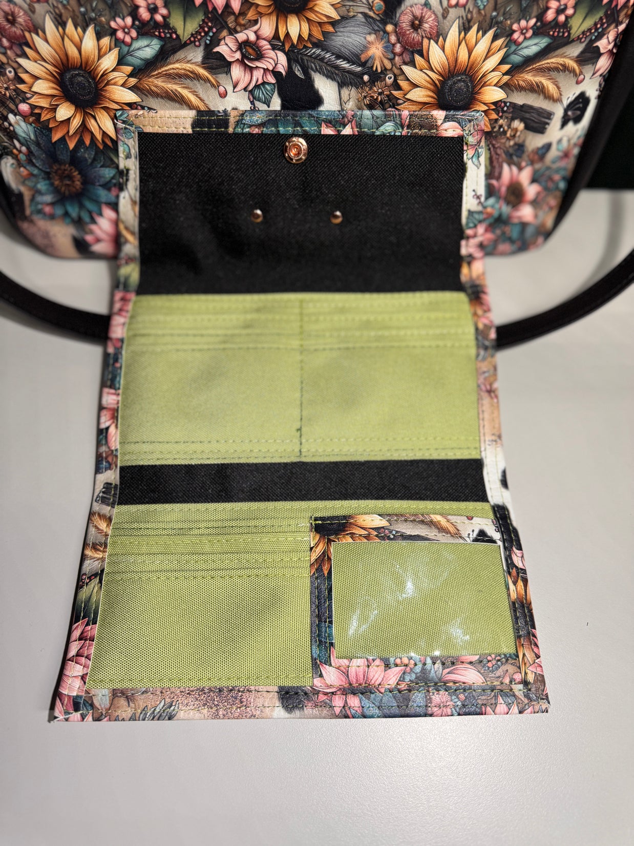 Kiana Handbag and Matching Ladies Architect Wallet
