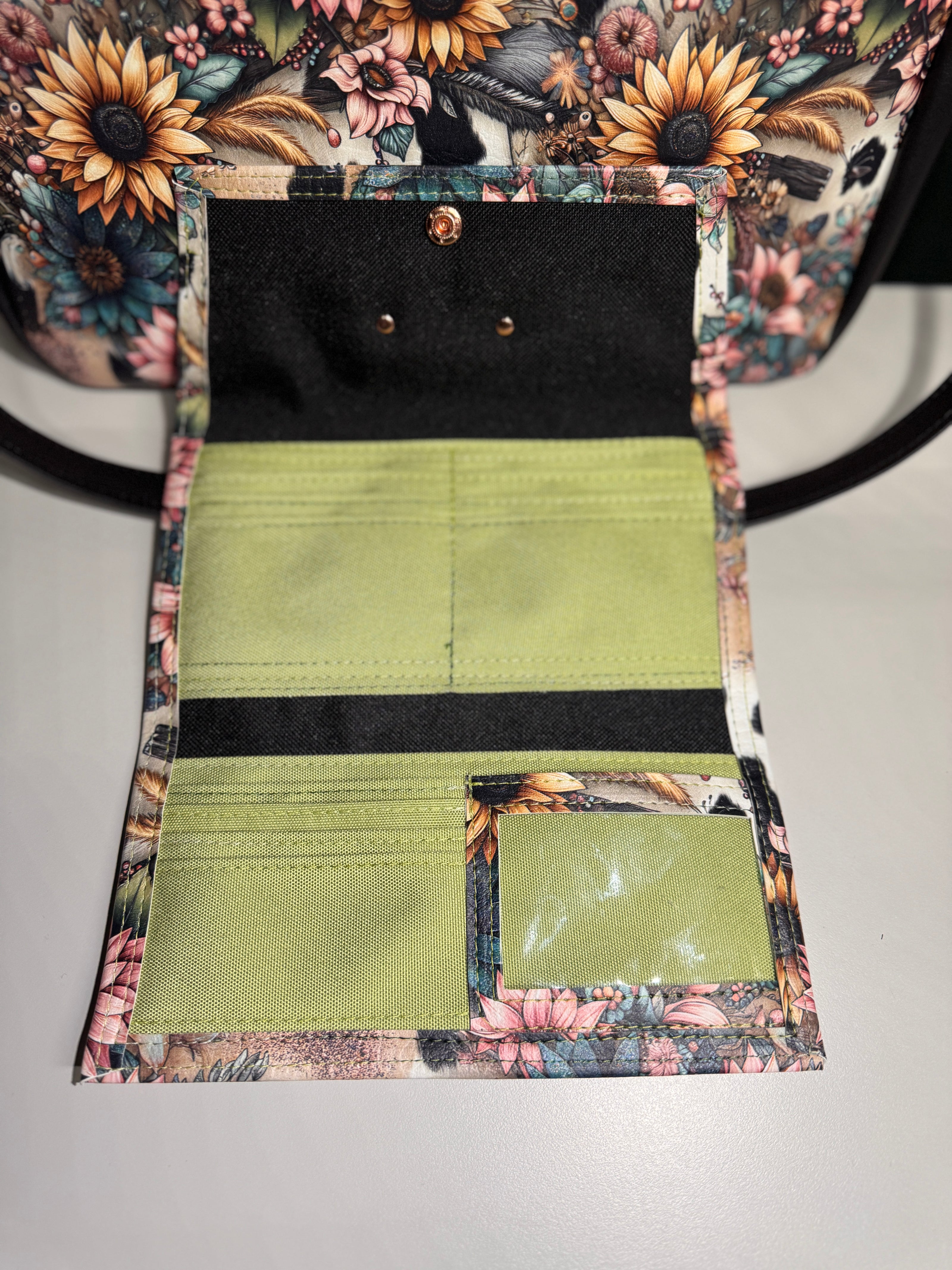 Kiana Handbag and Matching Ladies Architect Wallet