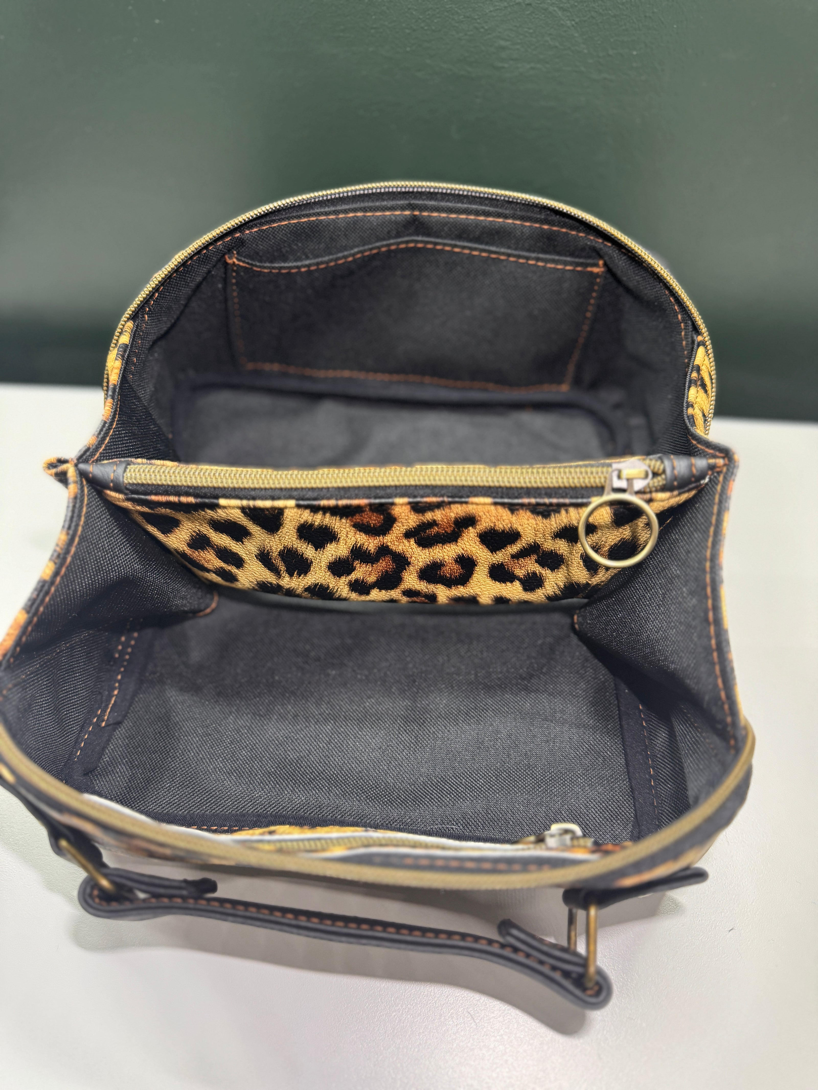 Leopard Print Zip N Grip - Travel Bag