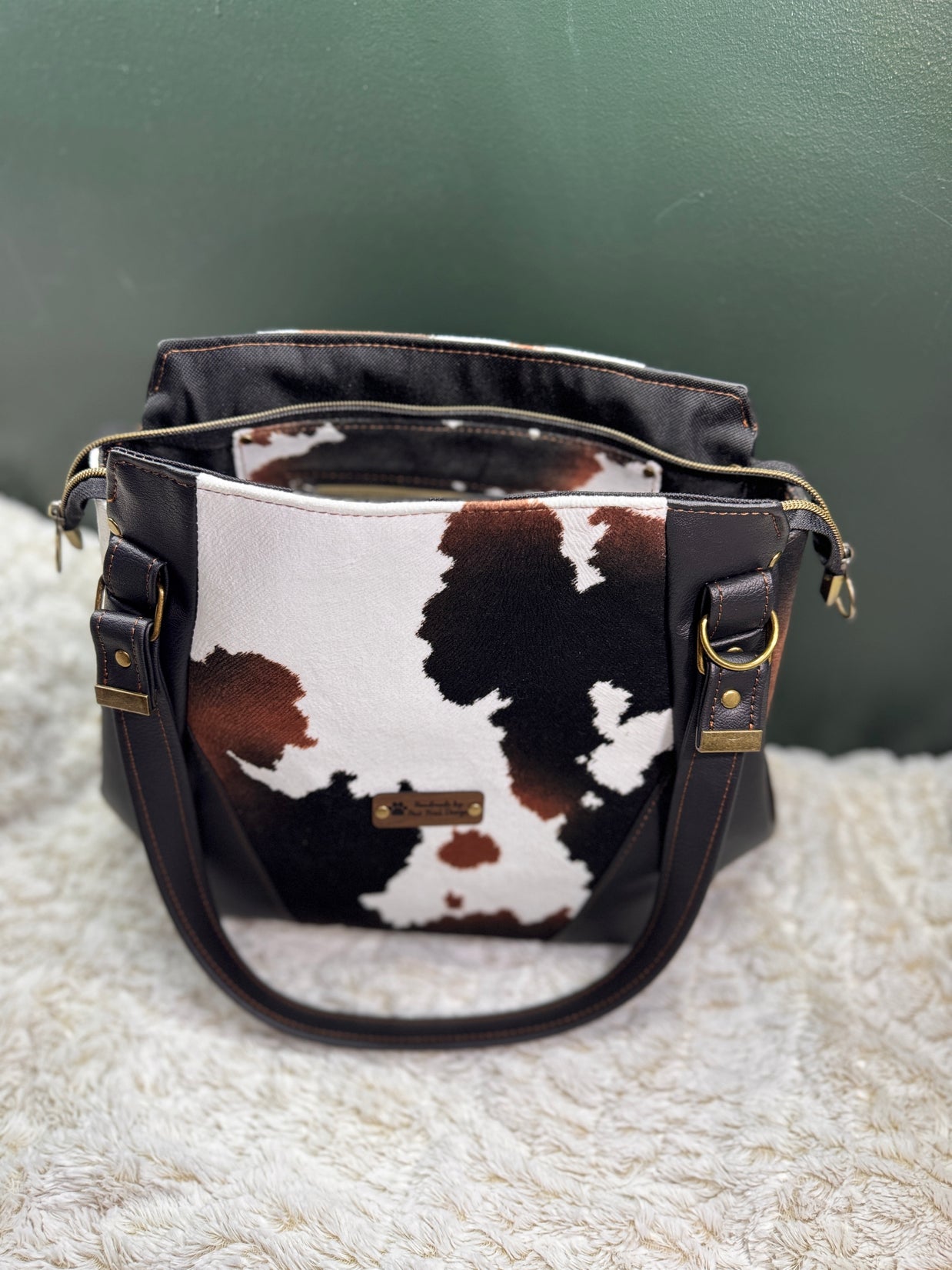 Samaren Handbag with crossbody strap