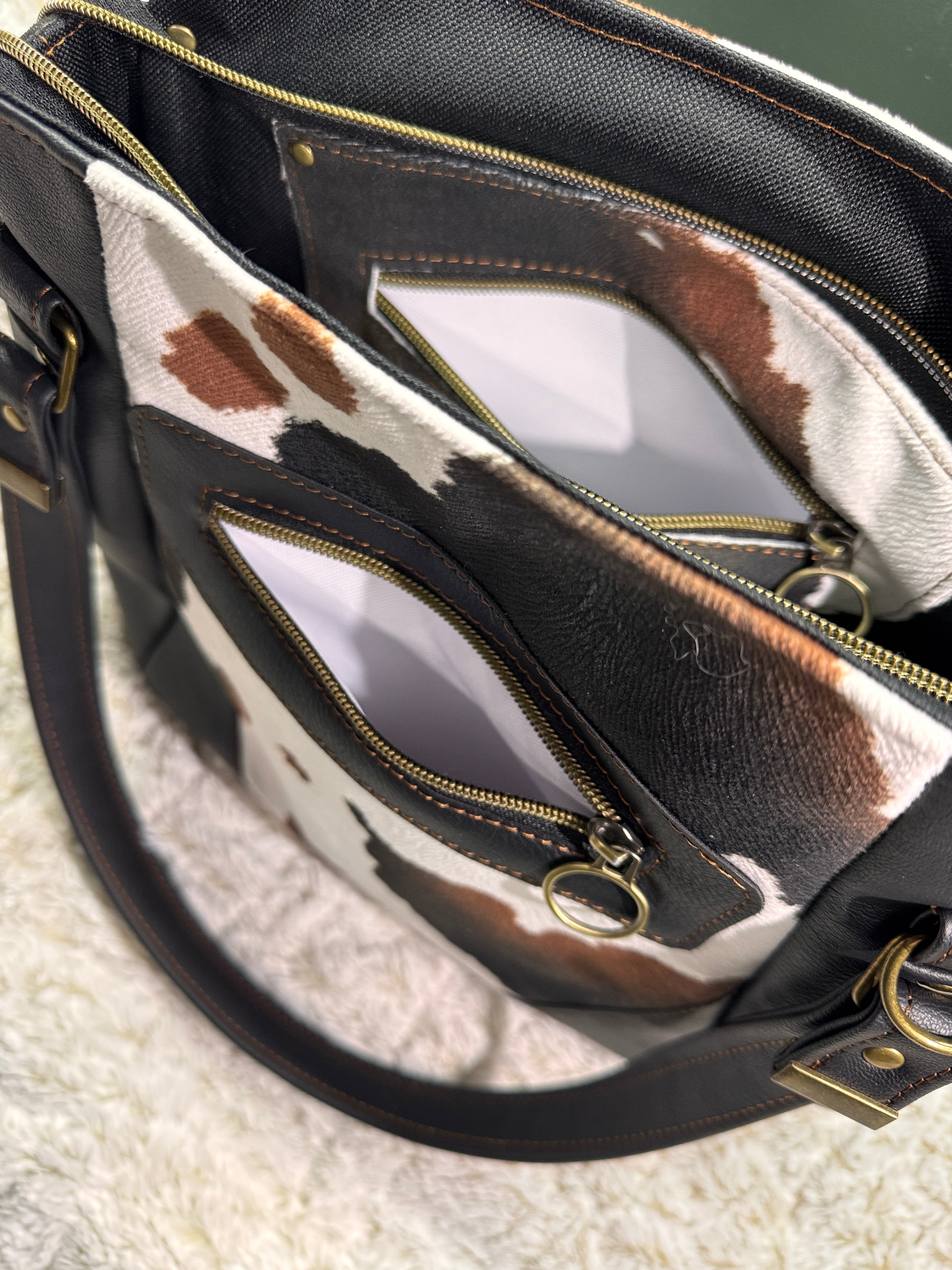Samaren Handbag with crossbody strap