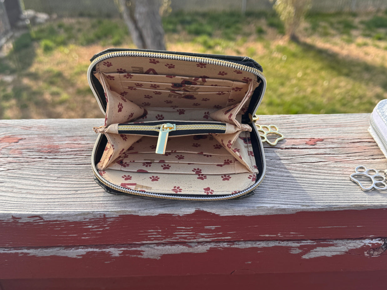 Green Crocodile Embossed Zip-Around Wallet – Classic Compact Organizer