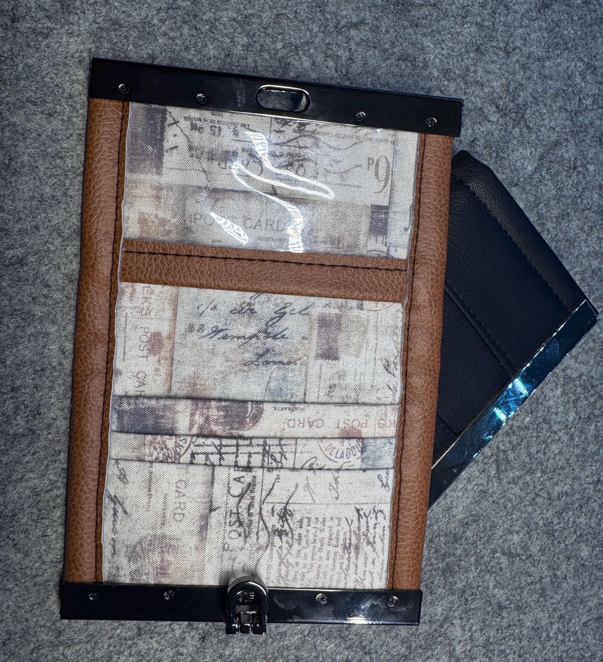 Handmade Small Bi-Fold Wallet – Compact Card Holder with Flip Lock