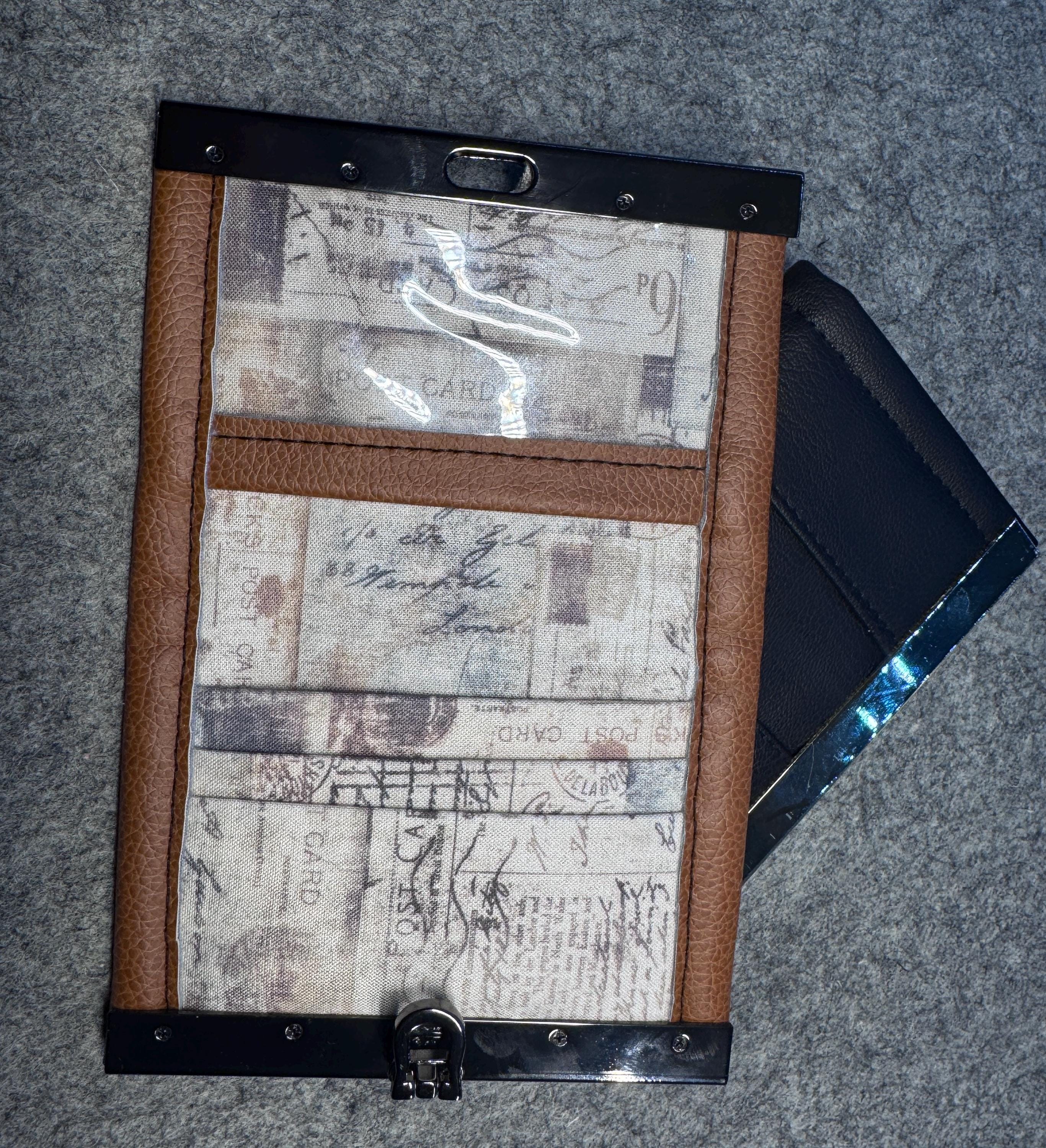 Handmade Small Bi-Fold Wallet – Compact Card Holder with Flip Lock